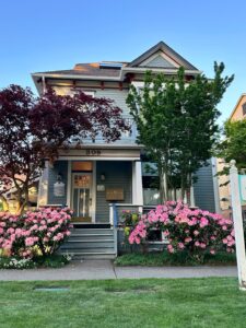 Exterior cleaning before summer preparing a Washington home