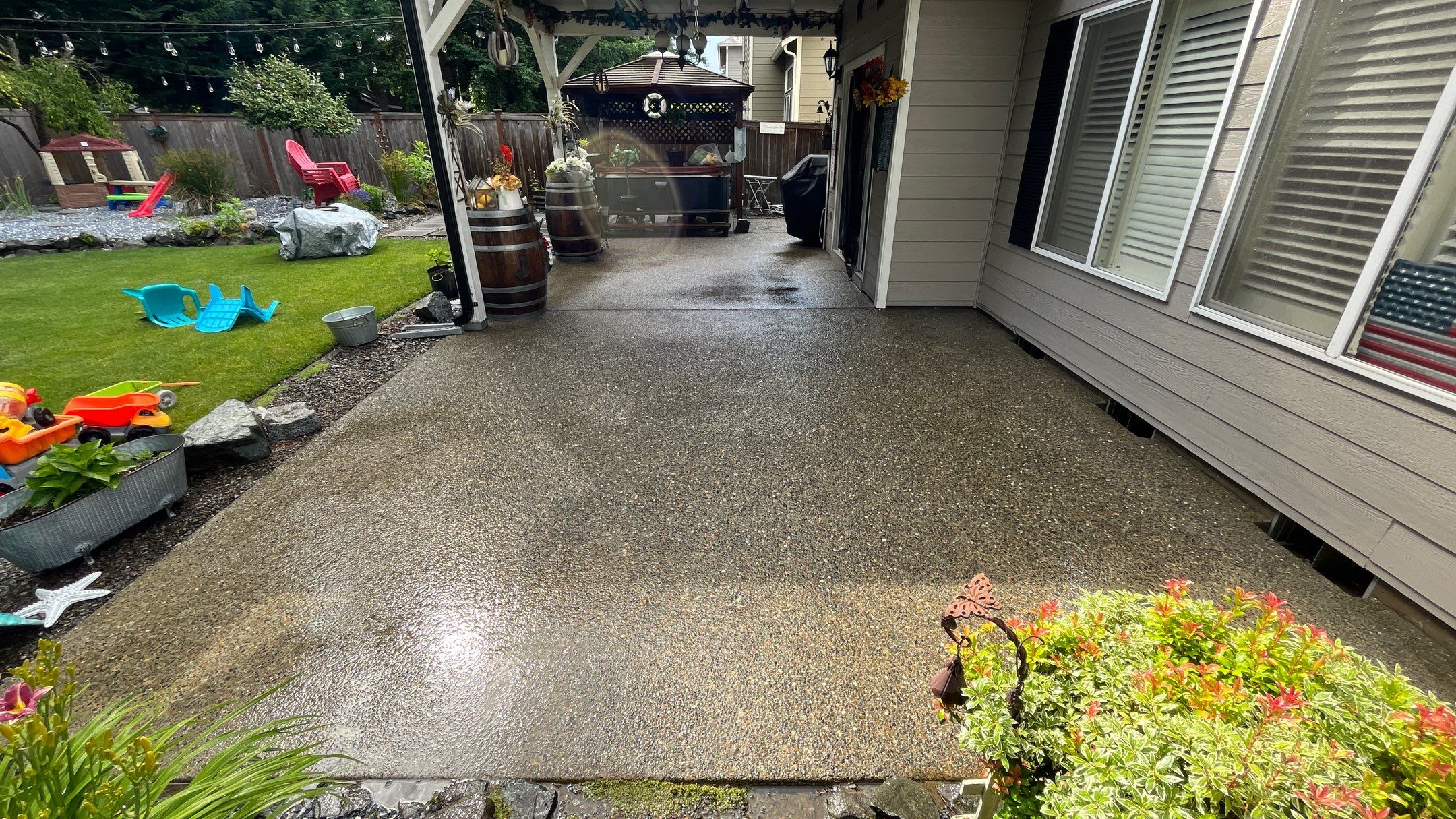 Summer concrete cleaning improving safety on walkways